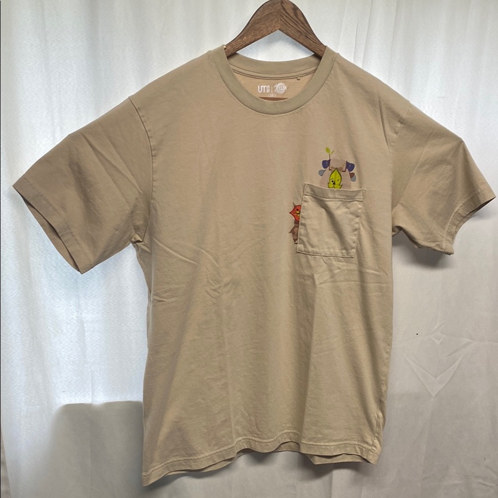 Uniqlo UT The Legend of Zelda Tears of the Kingdom T-Shirt Beige Korok Pocket L